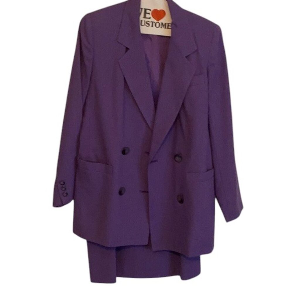 GILMOR v
Career Jacket & Skirt Suit Set